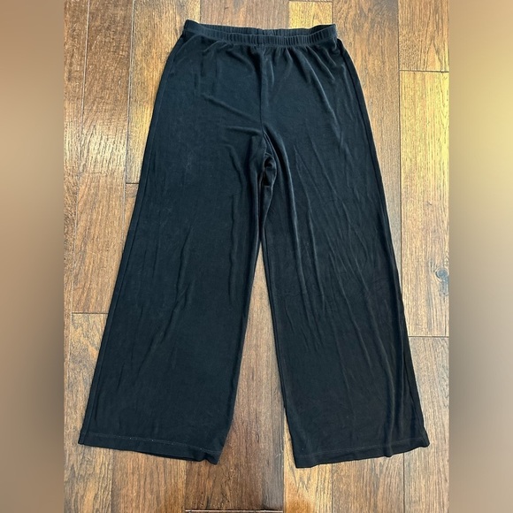 Chico's Pants - Chico Travelers Women’s Black Wide-Leg Pants- size 1 Short